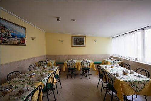 Hotel Dolomiti Roma